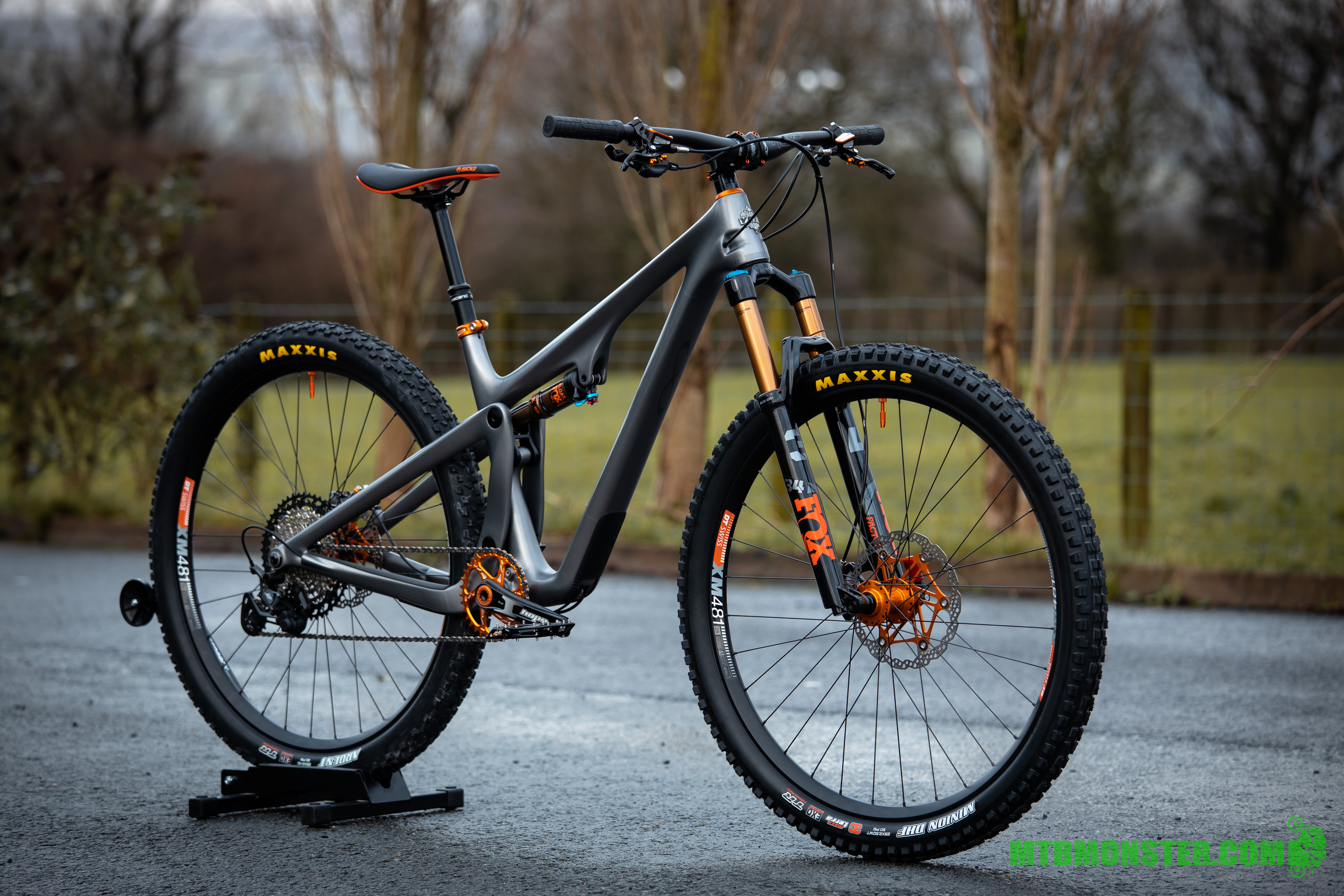 Monster custom build Yeti SB115 - MTB Monster